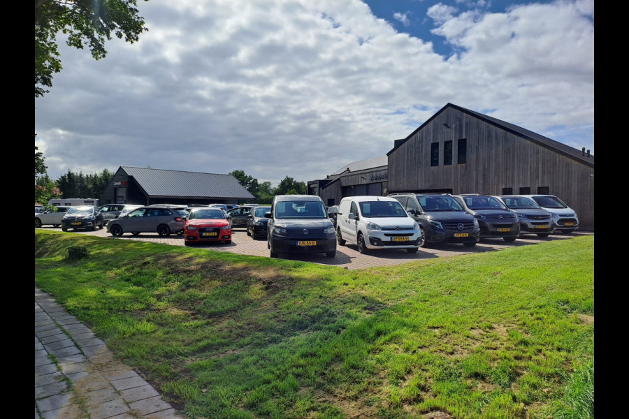 Volkswagen Tiguan Allspace 1.4 TSI Comfortline Business 7p. | Pano | Trekhaak | Stoelverwarming | Navi | ACC | App-connect | Elek. achterklep | All-seasons |