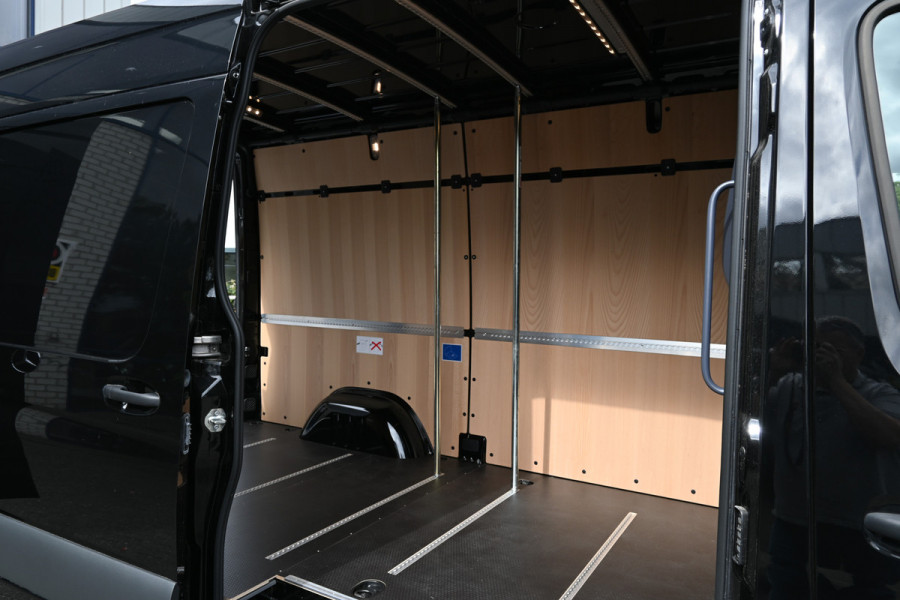 Mercedes-Benz Sprinter 315 CDI L2H2 RWD MBUX navigatie met camera