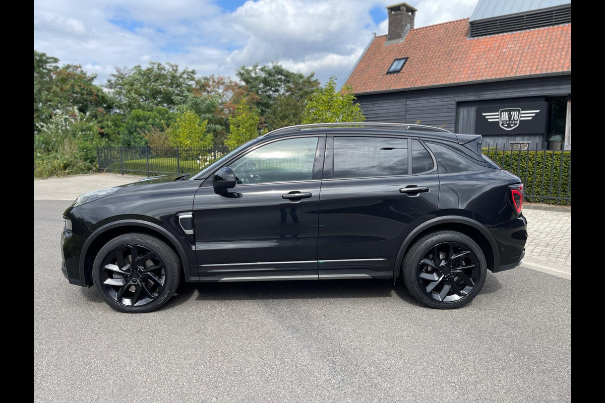 Lynk & Co 01 1.5 BLACK-EDITION Pano/dak Apple/Carplay Adaptive/Cruise Camera.