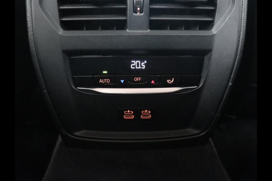 BMW 3-serie 320e Advantage | Leder | Sportstoelen | Stoelverwarming | Camera | Live Cockpit | Carplay | Navigatie | Full LED | Park Assist | PHEV | Plug In