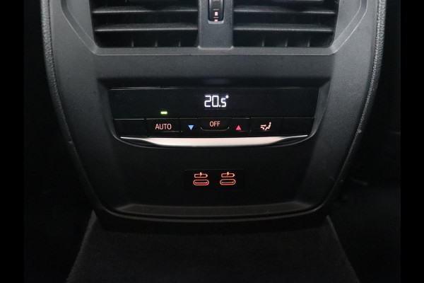 BMW 3-serie 320e Advantage | Leder | Sportstoelen | Stoelverwarming | Camera | Live Cockpit | Carplay | Navigatie | Full LED | Park Assist | PHEV | Plug In
