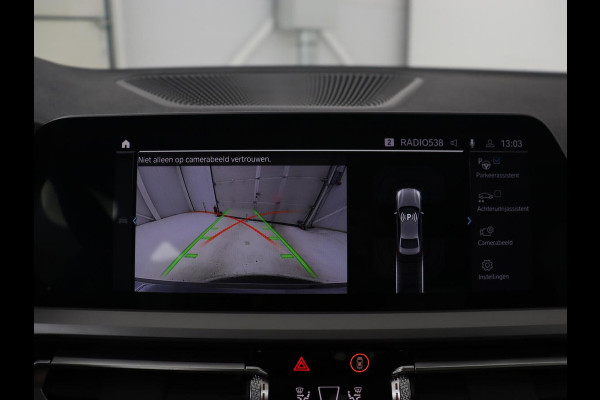 BMW 3-serie 320e Advantage | Leder | Sportstoelen | Stoelverwarming | Camera | Live Cockpit | Carplay | Navigatie | Full LED | Park Assist | PHEV | Plug In
