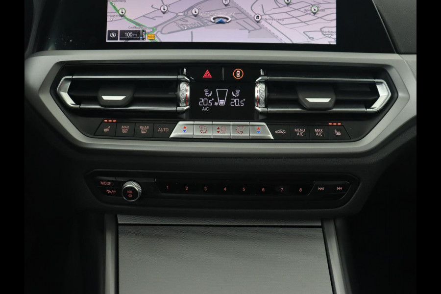 BMW 3-serie 320e Advantage | Leder | Sportstoelen | Stoelverwarming | Camera | Live Cockpit | Carplay | Navigatie | Full LED | Park Assist | PHEV | Plug In