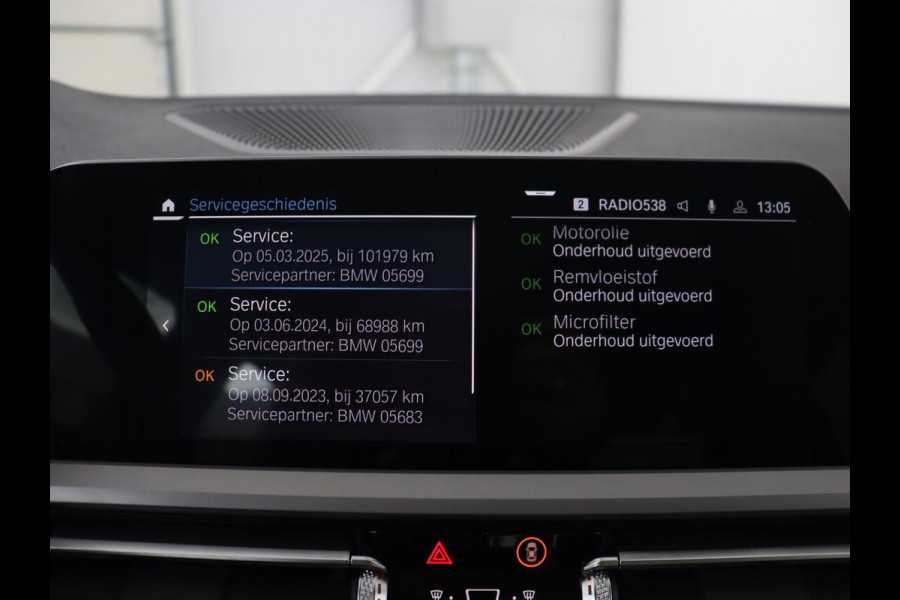 BMW 3-serie 320e Advantage | Leder | Sportstoelen | Stoelverwarming | Camera | Live Cockpit | Carplay | Navigatie | Full LED | Park Assist | PHEV | Plug In