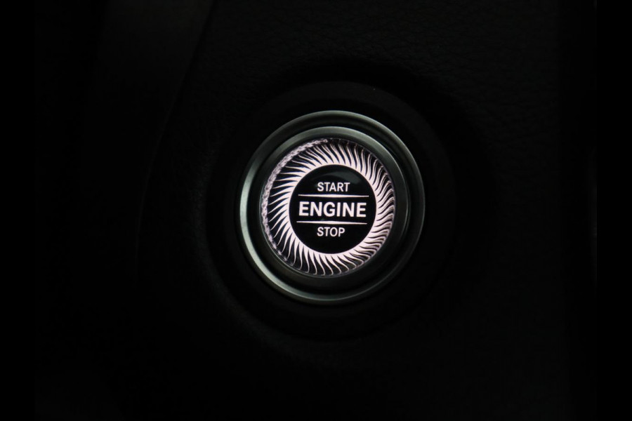 Mercedes-Benz C-Klasse 160 AMG Limited | Stoelverwarming | Leder/Alcantara | Digital Cockpit | Camera | Navigatie | Full LED | Park Assist