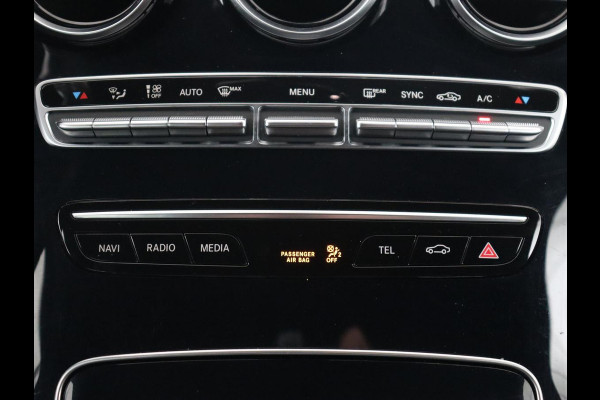 Mercedes-Benz C-Klasse 160 AMG Limited | Stoelverwarming | Leder/Alcantara | Digital Cockpit | Camera | Navigatie | Full LED | Park Assist