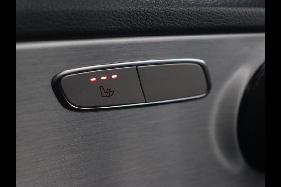 Mercedes-Benz C-Klasse 160 AMG Limited | Stoelverwarming | Leder/Alcantara | Digital Cockpit | Camera | Navigatie | Full LED | Park Assist