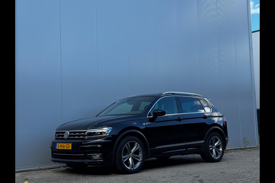 Volkswagen Tiguan 1.5 TSI HIGHLINE R-LINE PANORAMADAK 360 CAMERA CARPLAY VIRTUAL NAP NEDERLANDSE AUTO VOL LEDER LED