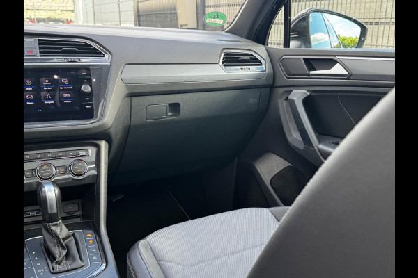 Volkswagen Tiguan 1.5 TSI HIGHLINE R-LINE PANORAMADAK 360 CAMERA CARPLAY VIRTUAL NAP NEDERLANDSE AUTO VOL LEDER LED