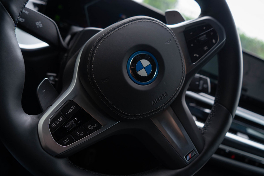 BMW X5 xDrive 50e / Luchtvering/ Standkachel/ Adaptive Cruise Control/ Trekhaak/ Panoramadak/ 265kW (360PK)