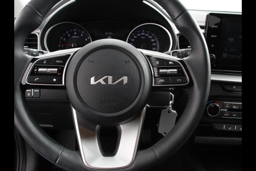 Kia Ceed Sportswagon 1.0 T-GDi 101pk Prestige | Navigatie | Apple Carplay/Android Auto | Camera | Stoel- en stuurverwarming | Cruise Control | Climatronic | Start/Stop systeem | Getinte ramen