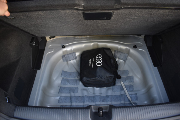 Audi Q2 35 TFSI Pro Line - Facelift Automaat Stoelverwarming Parkeersensoren.