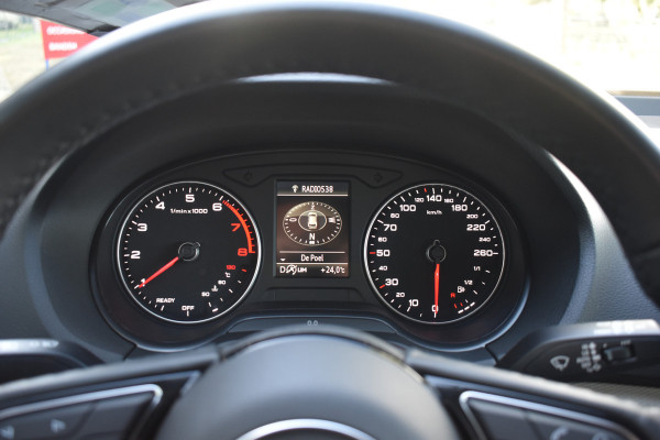 Audi Q2 35 TFSI Pro Line - Facelift Automaat Stoelverwarming Parkeersensoren.