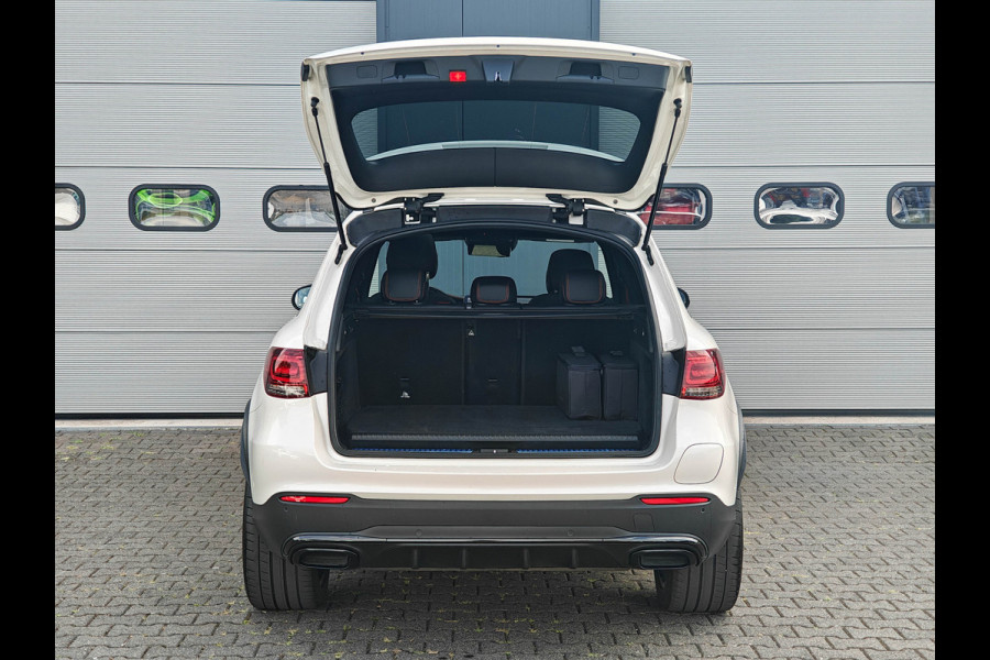 Mercedes-Benz GLC 300e 4MAtic Panorama Sportpakket AMG LinePlus DAB