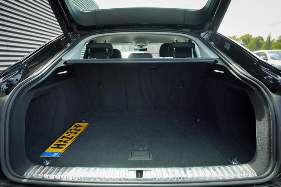 Audi e-tron Sportback 50 quattro Business edition Plus 71 kWh / Adaptive Cruise / 20'' / S-Line / Luchtvering