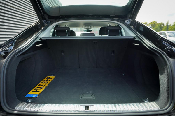 Audi e-tron Sportback 50 quattro Business edition Plus 71 kWh / Adaptive Cruise / 20'' / S-Line / Luchtvering