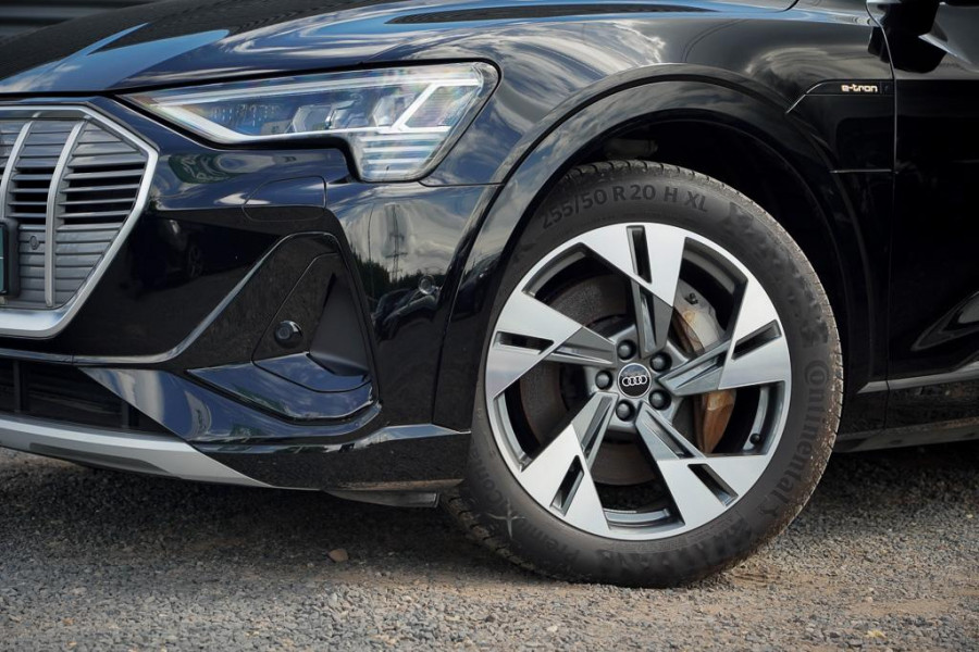 Audi e-tron Sportback 50 quattro Business edition Plus 71 kWh / Adaptive Cruise / 20'' / S-Line / Luchtvering