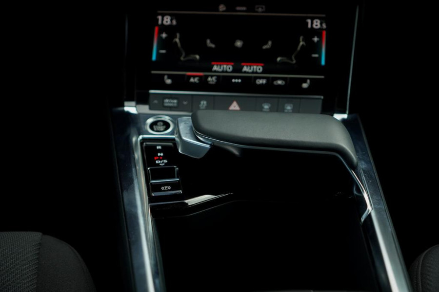 Audi e-tron Sportback 50 quattro Business edition Plus 71 kWh / Adaptive Cruise / 20'' / S-Line / Luchtvering