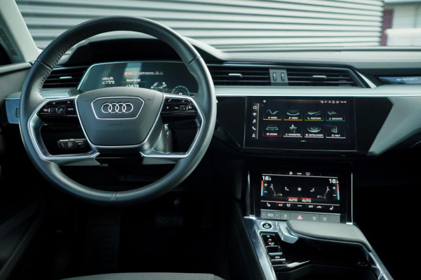 Audi e-tron Sportback 50 quattro Business edition Plus 71 kWh / Adaptive Cruise / 20'' / S-Line / Luchtvering