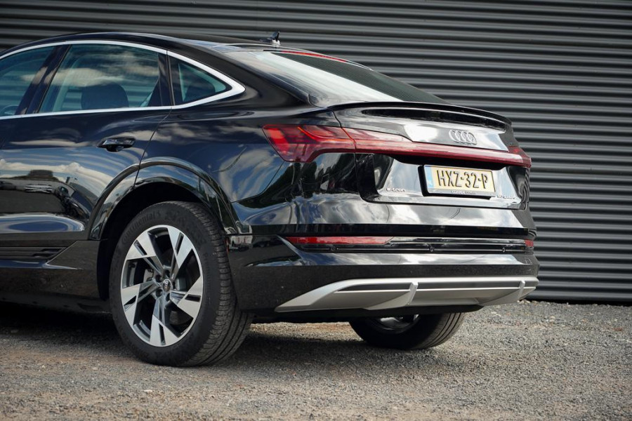 Audi e-tron Sportback 50 quattro Business edition Plus 71 kWh / Adaptive Cruise / 20'' / S-Line / Luchtvering