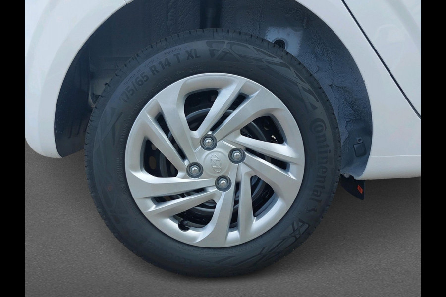 Hyundai i10 1.0 Comfort VAN: €20.995 VOOR: €20.195