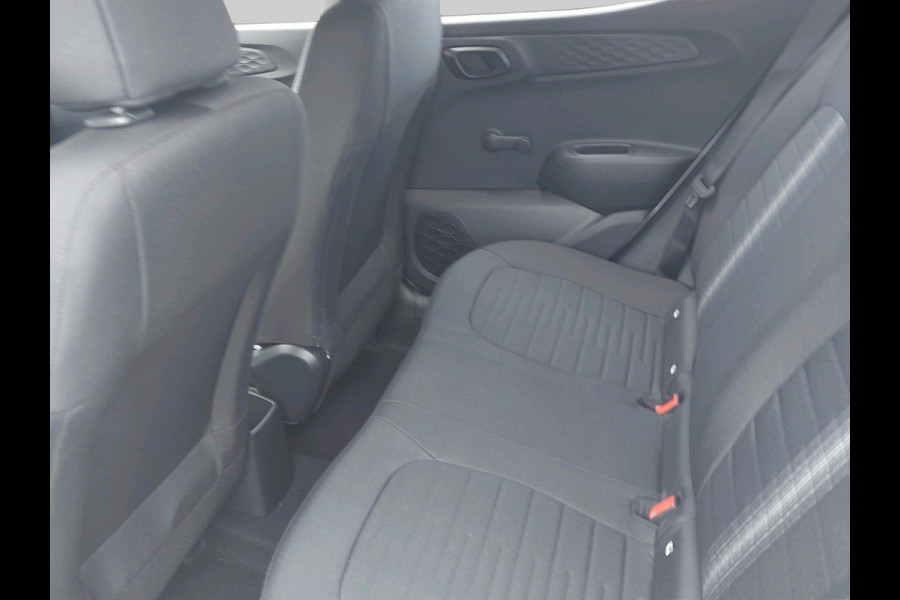 Hyundai i10 1.0 Comfort VAN: €20.995 VOOR: €20.195