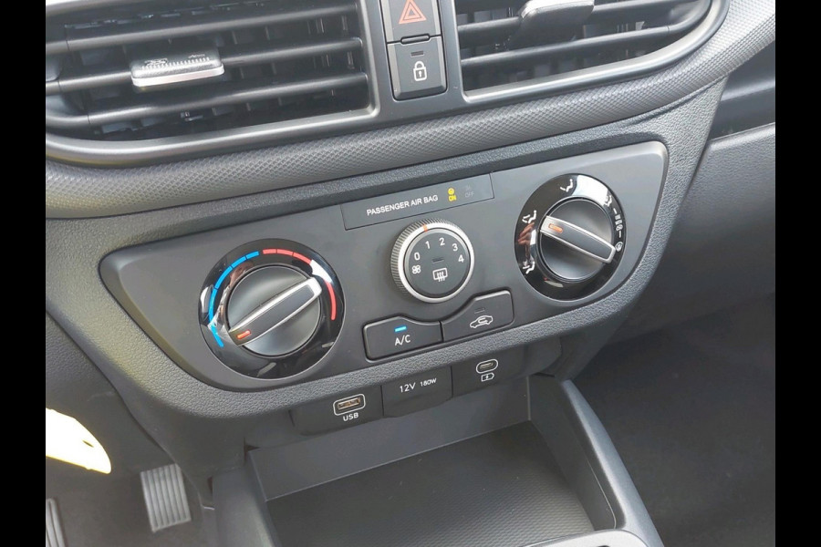 Hyundai i10 1.0 Comfort VAN: €20.995 VOOR: €20.195