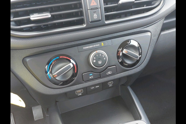 Hyundai i10 1.0 Comfort VAN: €20.995 VOOR: €20.195