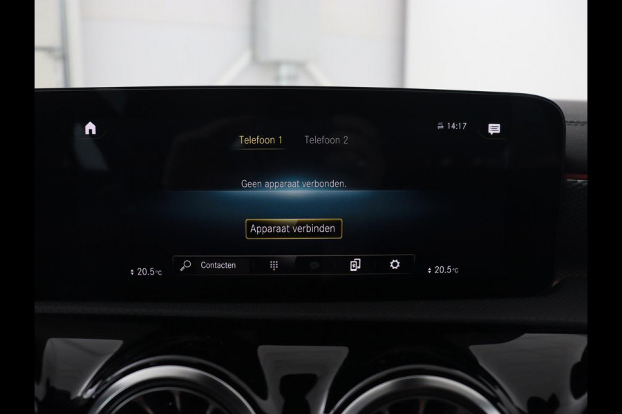 Mercedes-Benz CLA-Klasse 180 Business Solution Luxury | Leder | Stoelverwarming | Camera | Park Assist | Sfeerverlichting | Widescreen | Full LED
