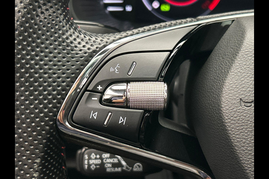 Škoda Kamiq 1.5 TSI ACT Monte Carlo Pano/dak Adaptieve/Cruise Camera Apple/Carplay