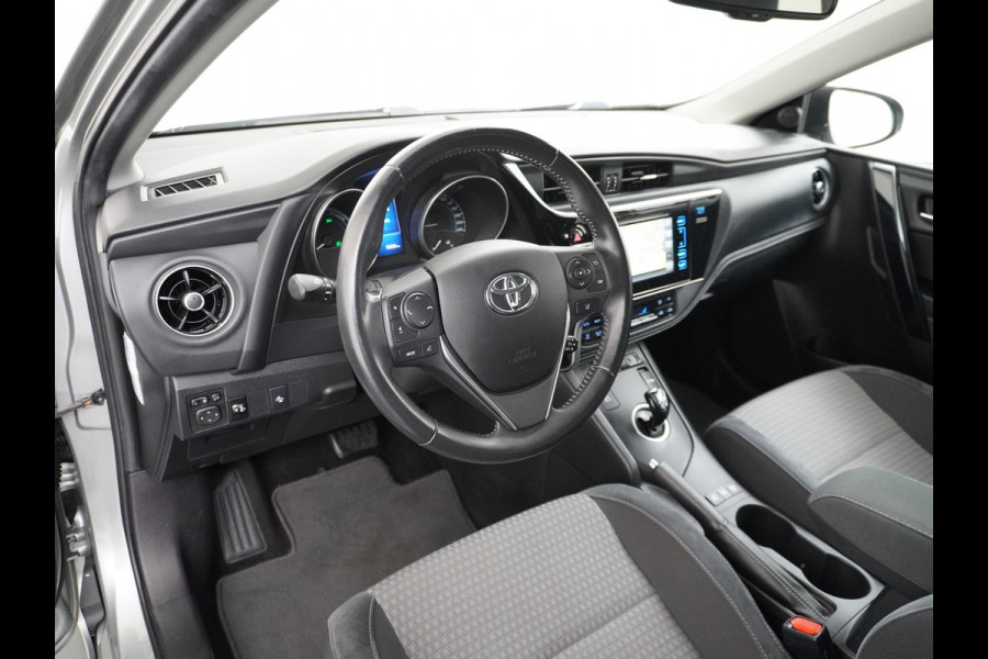 Toyota Auris Touring Sports 1.8I Hybrid 136PK Navi Ecc Camera Trekhaak Cruise Control DAB Keyless Dynamic Go Lane Assist Regen-Lichtsensor Bluetooth Lmv 16" Privacy Glas Isofix Dealeronderhouden Origineel Nederlandse Auto