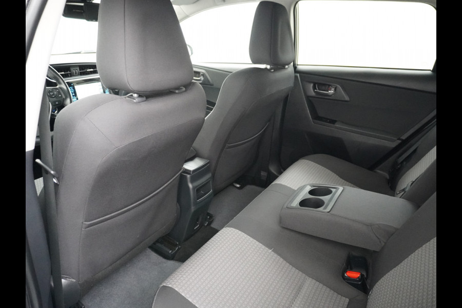 Toyota Auris Touring Sports 1.8I Hybrid 136PK Navi Ecc Camera Trekhaak Cruise Control DAB Keyless Dynamic Go Lane Assist Regen-Lichtsensor Bluetooth Lmv 16" Privacy Glas Isofix Dealeronderhouden Origineel Nederlandse Auto