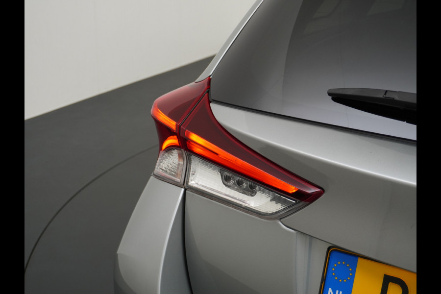 Toyota Auris Touring Sports 1.8I Hybrid 136PK Navi Ecc Camera Trekhaak Cruise Control DAB Keyless Dynamic Go Lane Assist Regen-Lichtsensor Bluetooth Lmv 16" Privacy Glas Isofix Dealeronderhouden Origineel Nederlandse Auto