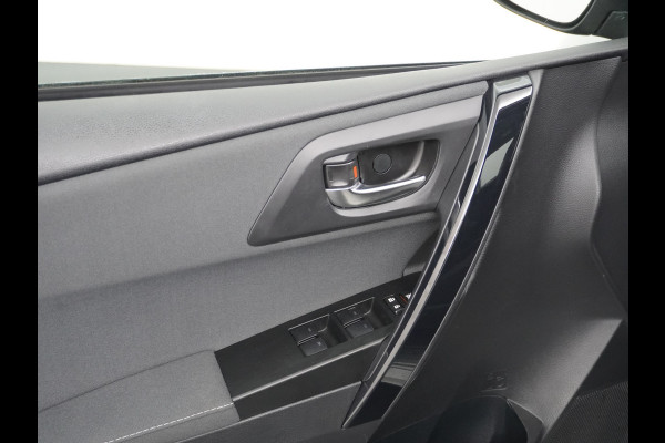 Toyota Auris Touring Sports 1.8I Hybrid 136PK Navi Ecc Camera Trekhaak Cruise Control DAB Keyless Dynamic Go Lane Assist Regen-Lichtsensor Bluetooth Lmv 16" Privacy Glas Isofix Dealeronderhouden Origineel Nederlandse Auto