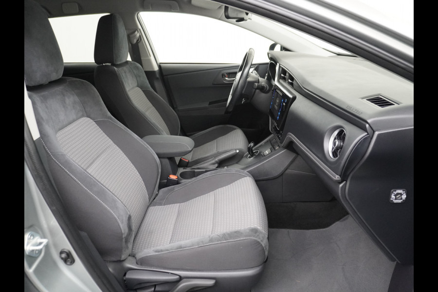 Toyota Auris Touring Sports 1.8I Hybrid 136PK Navi Ecc Camera Trekhaak Cruise Control DAB Keyless Dynamic Go Lane Assist Regen-Lichtsensor Bluetooth Lmv 16" Privacy Glas Isofix Dealeronderhouden Origineel Nederlandse Auto