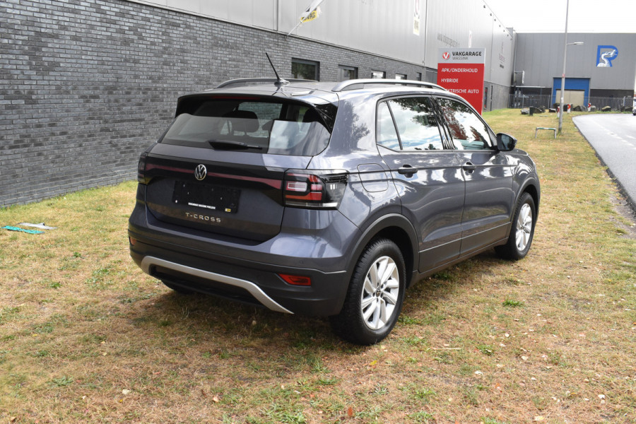 Volkswagen T-Cross 1.0 TSI Life Automaat Stoelverwarming Parkeersensoren.