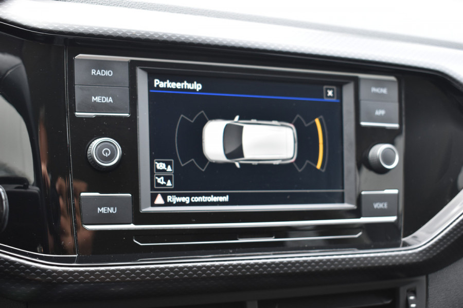 Volkswagen T-Cross 1.0 TSI Life Automaat Stoelverwarming Parkeersensoren.