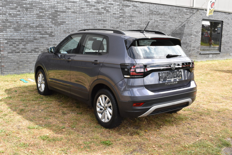 Volkswagen T-Cross 1.0 TSI Life Automaat Stoelverwarming Parkeersensoren.