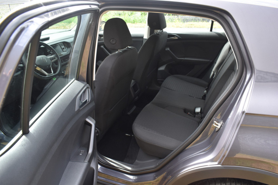 Volkswagen T-Cross 1.0 TSI Life Automaat Stoelverwarming Parkeersensoren.