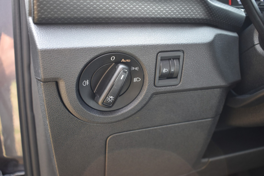 Volkswagen T-Cross 1.0 TSI Life Automaat Stoelverwarming Parkeersensoren.