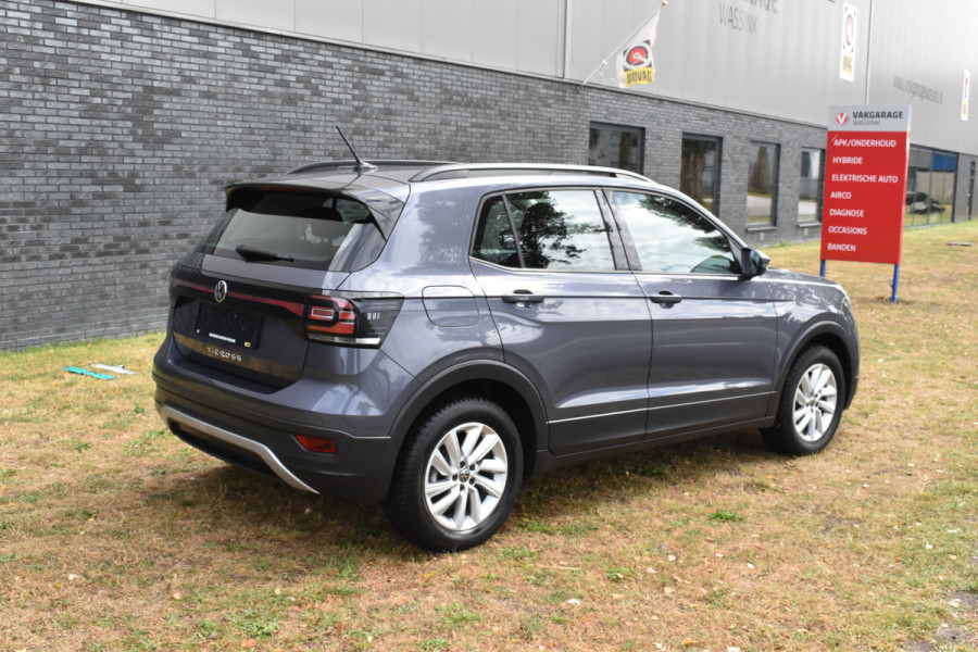 Volkswagen T-Cross 1.0 TSI Life Automaat Stoelverwarming Parkeersensoren.
