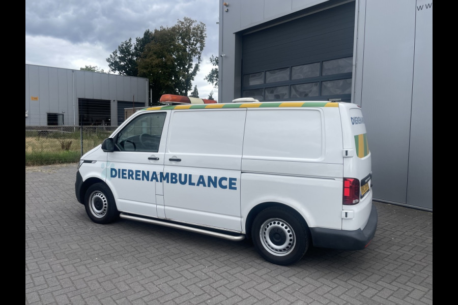 Volkswagen Transporter 2.0 TDI 150PK DSG Dierenambulance