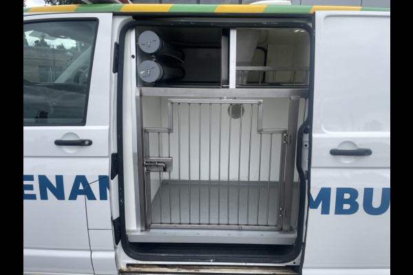 Volkswagen Transporter 2.0 TDI 150PK DSG Dierenambulance