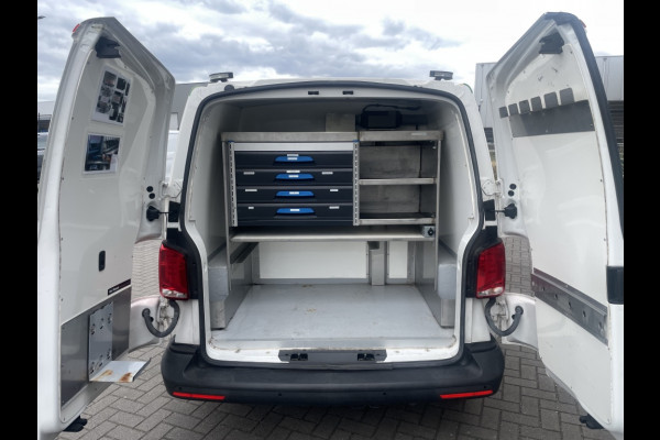 Volkswagen Transporter 2.0 TDI 150PK DSG Dierenambulance