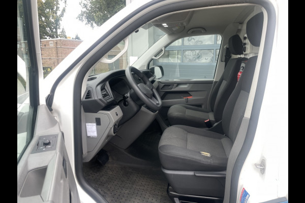 Volkswagen Transporter 2.0 TDI 150PK DSG Dierenambulance