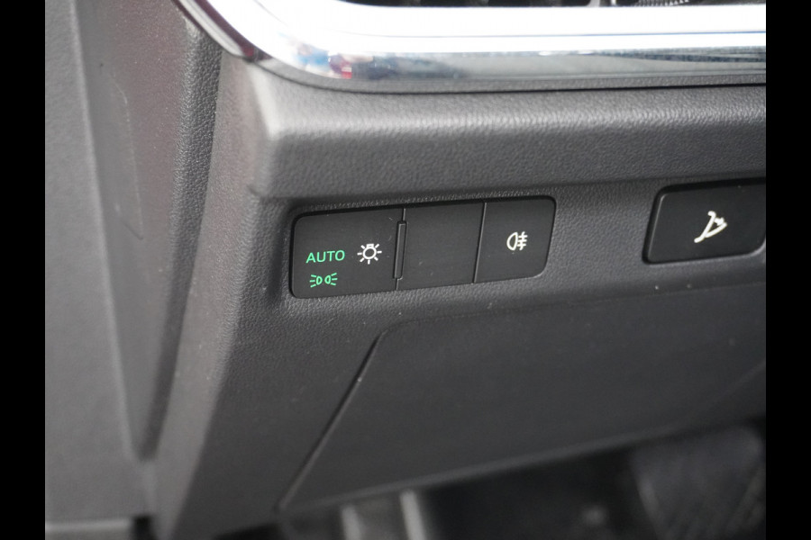 Škoda ENYAQ iV 60 180pk Apple Carplay Android Trekh. Camera Navi Led Lmv 19" PDC 3-zone-Ecc Cruise Control Stoel+Bank-Verwarmd Keyless Rijstrooksensor Virtual Cockpit Bluetooth Park-assist memory Connected services 1e Eigenaar Nieuwprijs €48.450,- Trekgewicht 1.000kg Accu-Garantie tot 13-02-2031 /160.000km