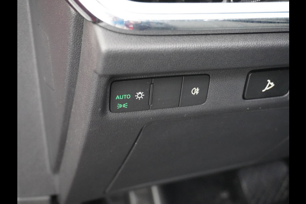 Škoda ENYAQ iV 60 180pk Apple Carplay Android Trekh. Camera Navi Led Lmv 19" PDC 3-zone-Ecc Cruise Control Stoel+Bank-Verwarmd Keyless Rijstrooksensor Virtual Cockpit Bluetooth Park-assist memory Connected services 1e Eigenaar Nieuwprijs €48.450,- Trekgewicht 1.000kg Accu-Garantie tot 13-02-2031 /160.000km