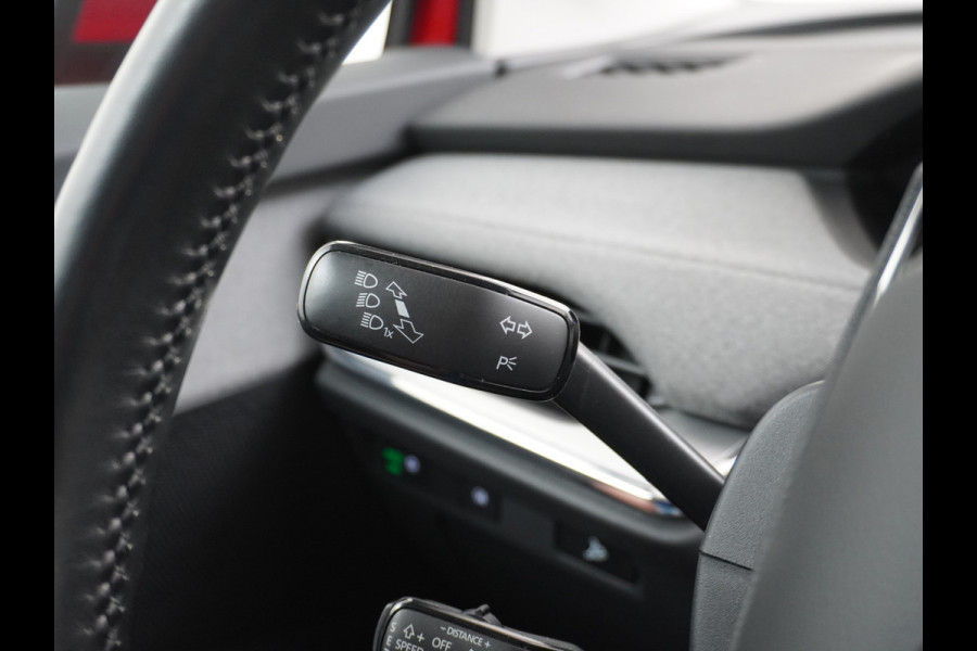 Škoda ENYAQ iV 60 180pk Apple Carplay Android Trekh. Camera Navi Led Lmv 19" PDC 3-zone-Ecc Cruise Control Stoel+Bank-Verwarmd Keyless Rijstrooksensor Virtual Cockpit Bluetooth Park-assist memory Connected services 1e Eigenaar Nieuwprijs €48.450,- Trekgewicht 1.000kg Accu-Garantie tot 13-02-2031 /160.000km