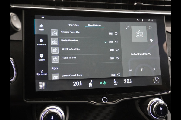 Lynk & Co 01 1.5T PHEV AUT-7 261pk Pano-Schuif-K-dak 20" 360°Camera Apple Carplay Android Auto Adap.-Cruise Navi Pdc Ecc Keyless Led Plug-In  Elek.Memory.Verwarmde.Stoel(en) File assistent Dodehoek detector Elek. Bedienbare Achterklep Rijstrooksensor Wifi Verkeersbord detectie 425Nm koppel 3,6kw laadvermogen Euro 6 Hybride Benzine / Elektrisch rijden 1.800kg trekvermogen
