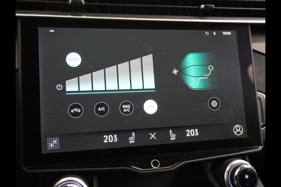 Lynk & Co 01 1.5T PHEV AUT-7 261pk Pano-Schuif-K-dak 20" 360°Camera Apple Carplay Android Auto Adap.-Cruise Navi Pdc Ecc Keyless Led Plug-In  Elek.Memory.Verwarmde.Stoel(en) File assistent Dodehoek detector Elek. Bedienbare Achterklep Rijstrooksensor Wifi Verkeersbord detectie 425Nm koppel 3,6kw laadvermogen Euro 6 Hybride Benzine / Elektrisch rijden 1.800kg trekvermogen